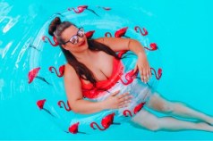 19. flamingo pool float